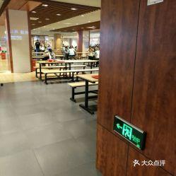 克山电影院胡同旅店